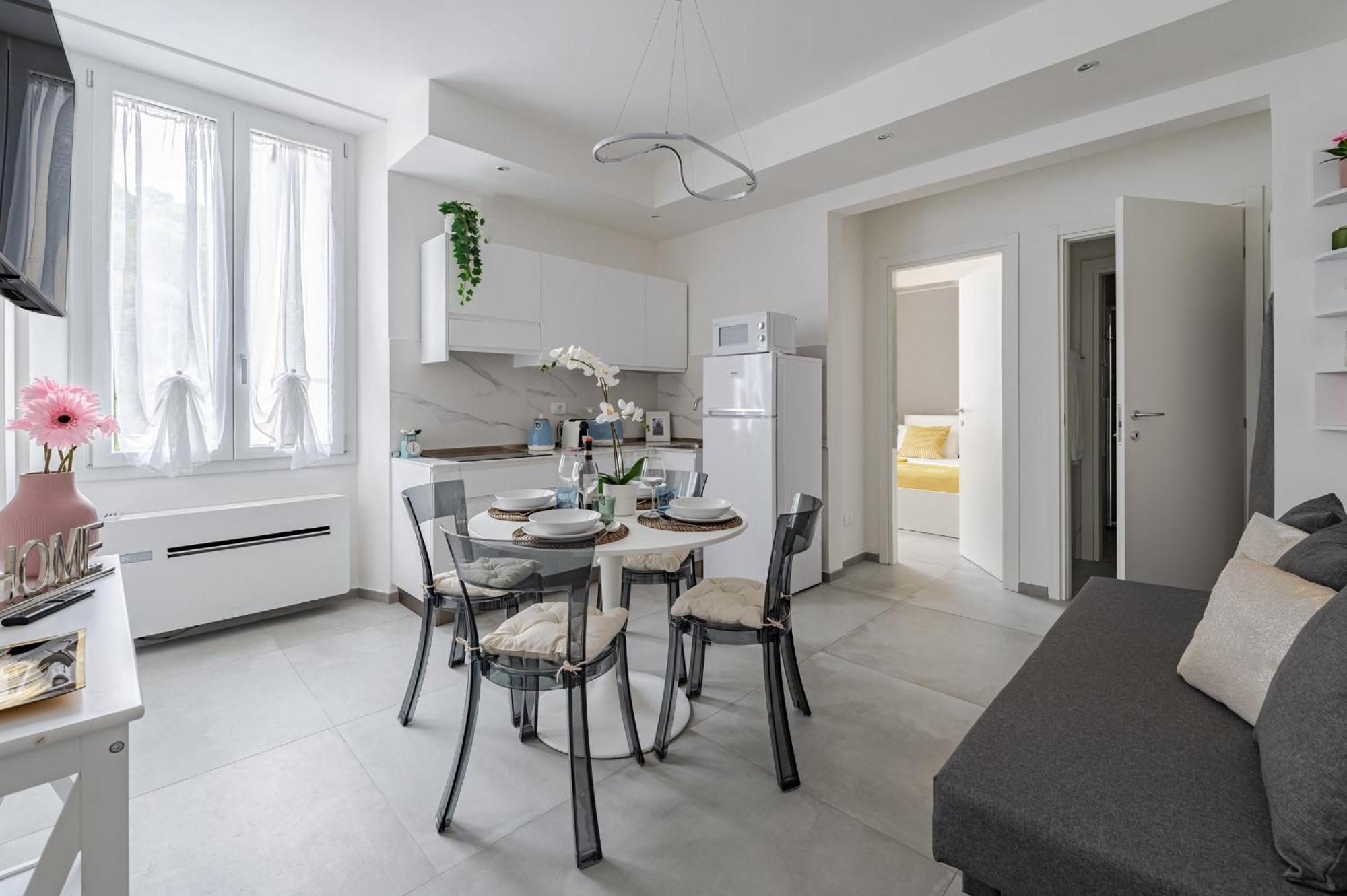 Via Ponte Alle Mosse, 19 - Florence Charming Apartments - A Chic, Newly Renovated Apartment Near Tram Leopolda, A Few Min From Downtown 외부 사진