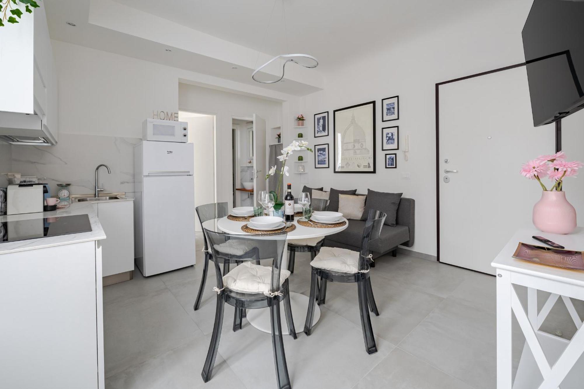 Via Ponte Alle Mosse, 19 - Florence Charming Apartments - A Chic, Newly Renovated Apartment Near Tram Leopolda, A Few Min From Downtown 외부 사진