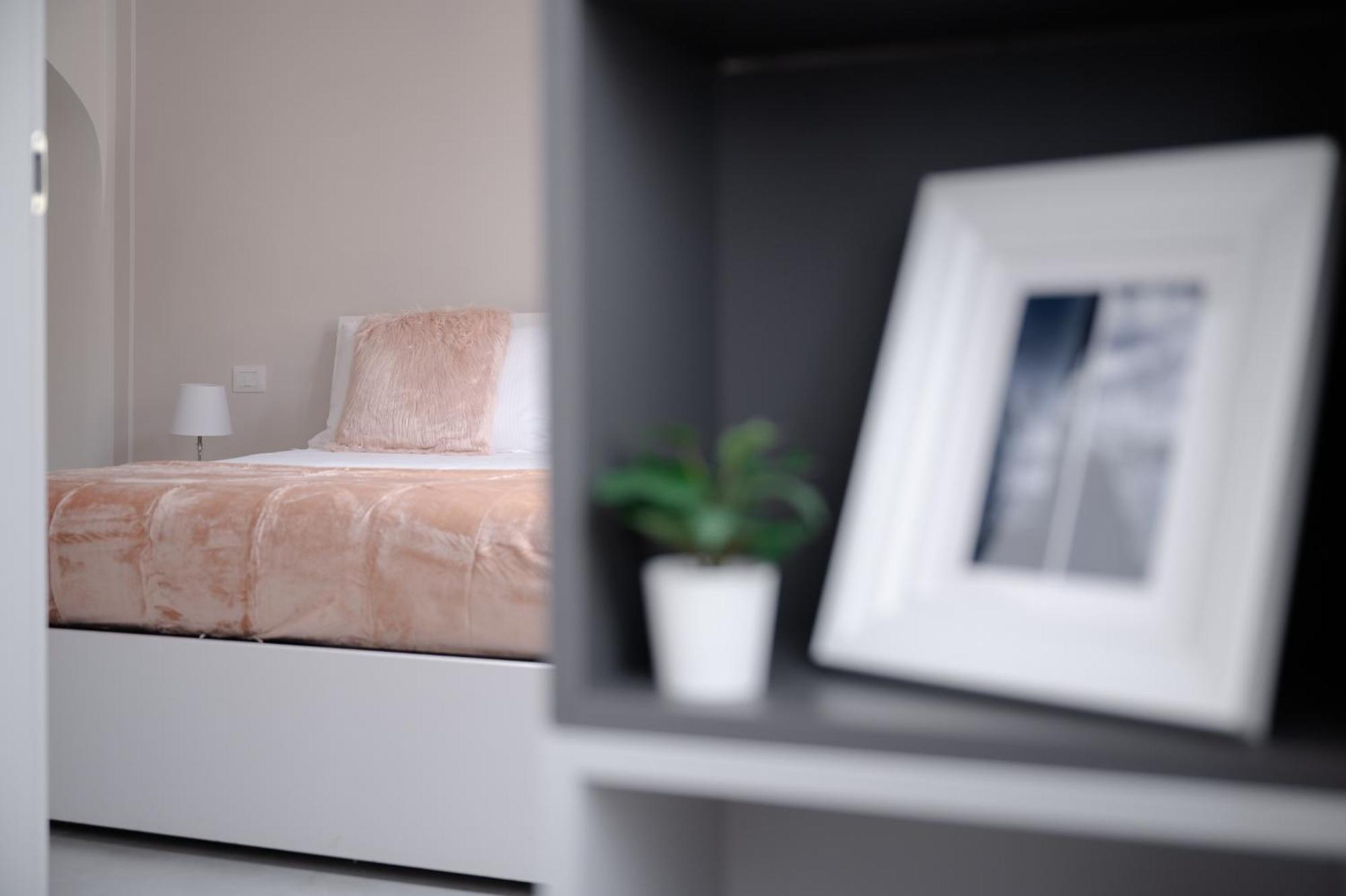 Via Ponte Alle Mosse, 19 - Florence Charming Apartments - A Chic, Newly Renovated Apartment Near Tram Leopolda, A Few Min From Downtown 외부 사진